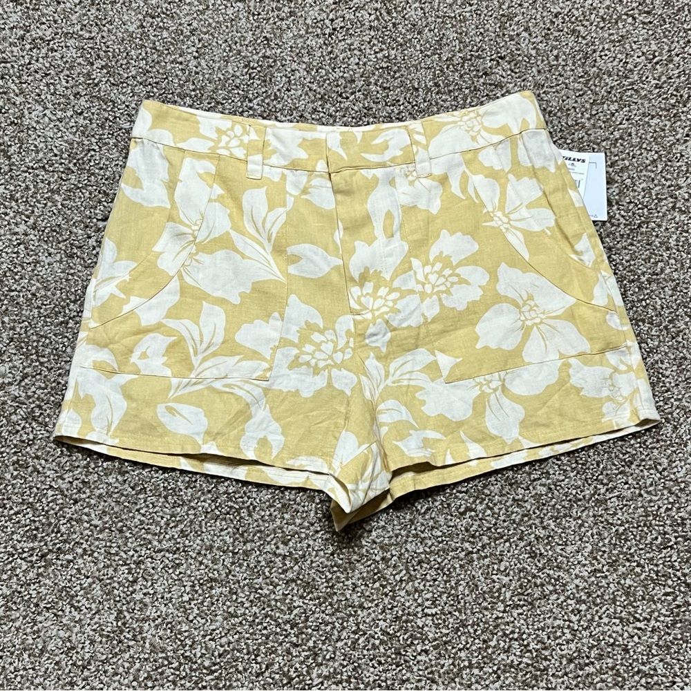 woman's new with tags O'Neil GARCIA FLORAL SHORTS size 29